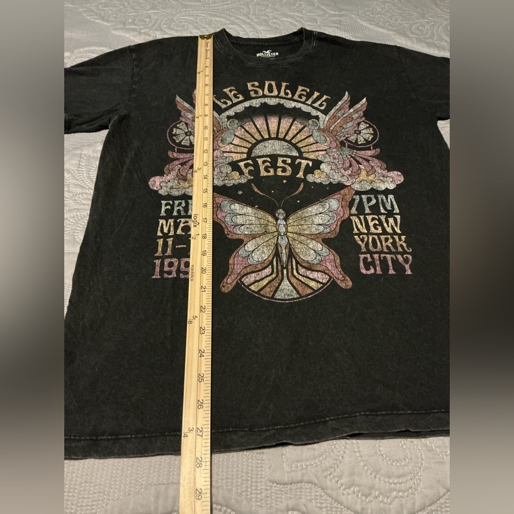Hollister Black and Pink Short Sleeve Graphic Tee - Picture 5 of 7